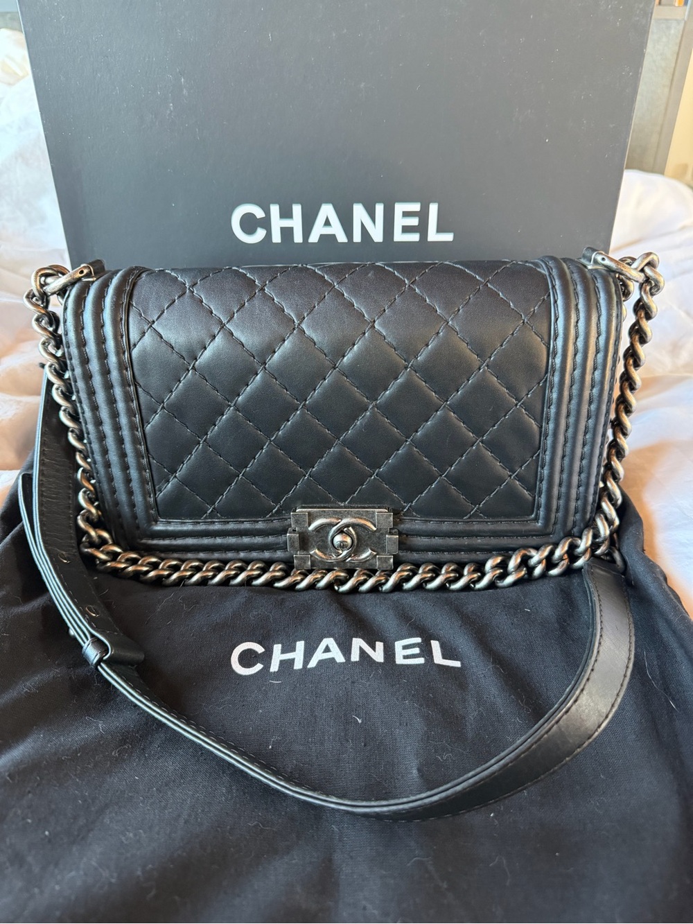CHANEL Quilted Leather Boy - Medium Black Lambskin & Ruthenium Hardware